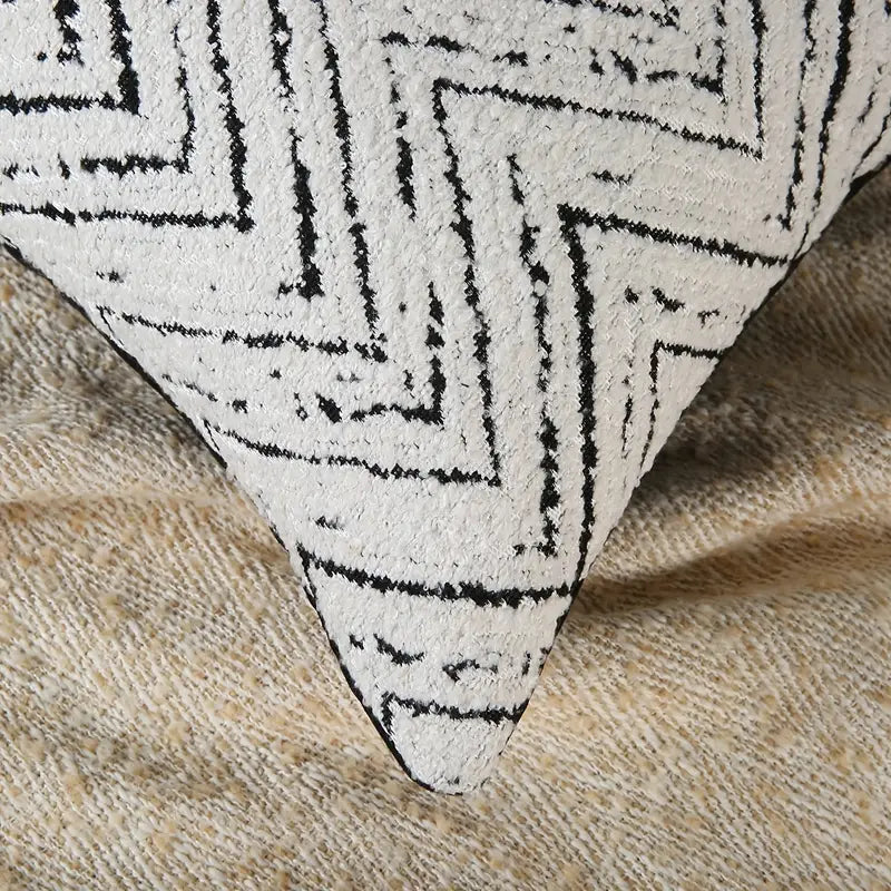 Soft Pillow Cover with Broken Line Pattern for Comfort