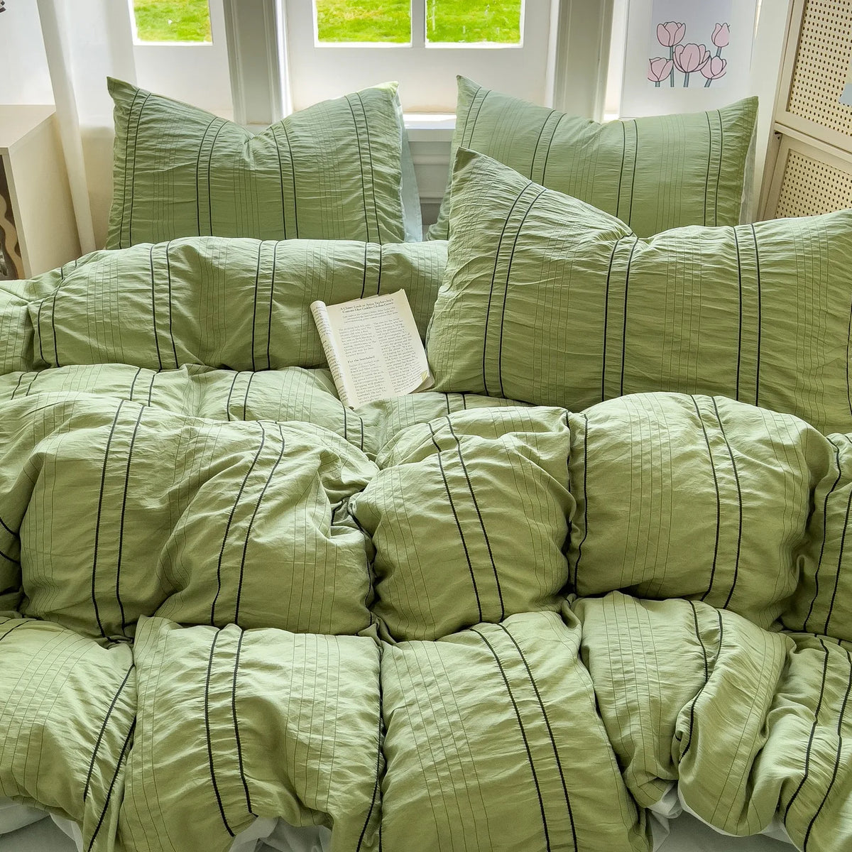 3pcs Matcha Green Striped Duvet Cover Set (1 Duvet Cover + 2 Pillowcases, No Comforter or Pillow Inserts Included)