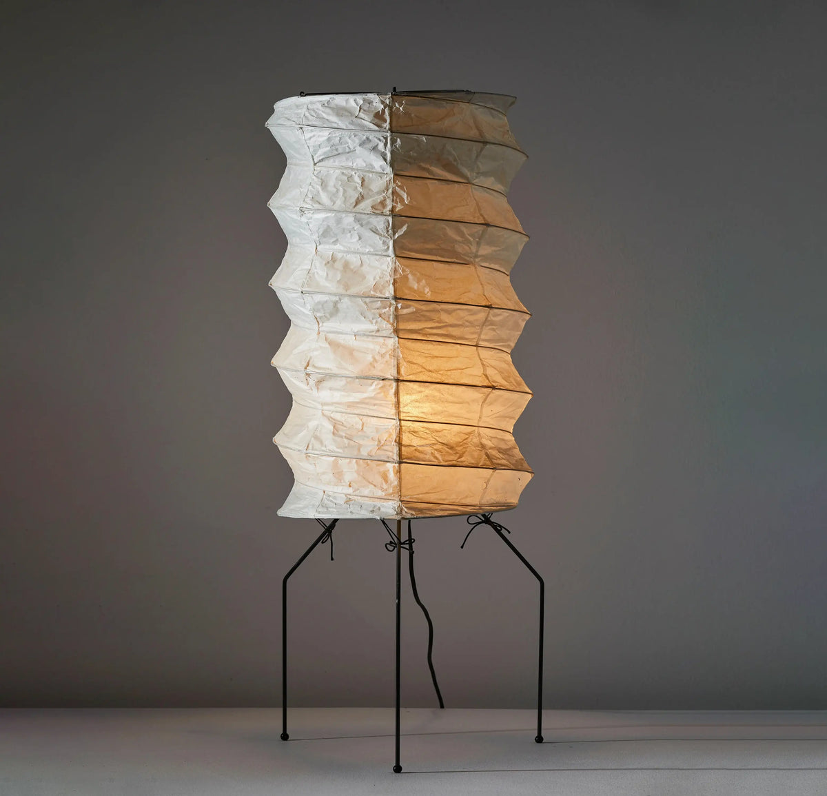 Akari UF2-31N Table Lamp
