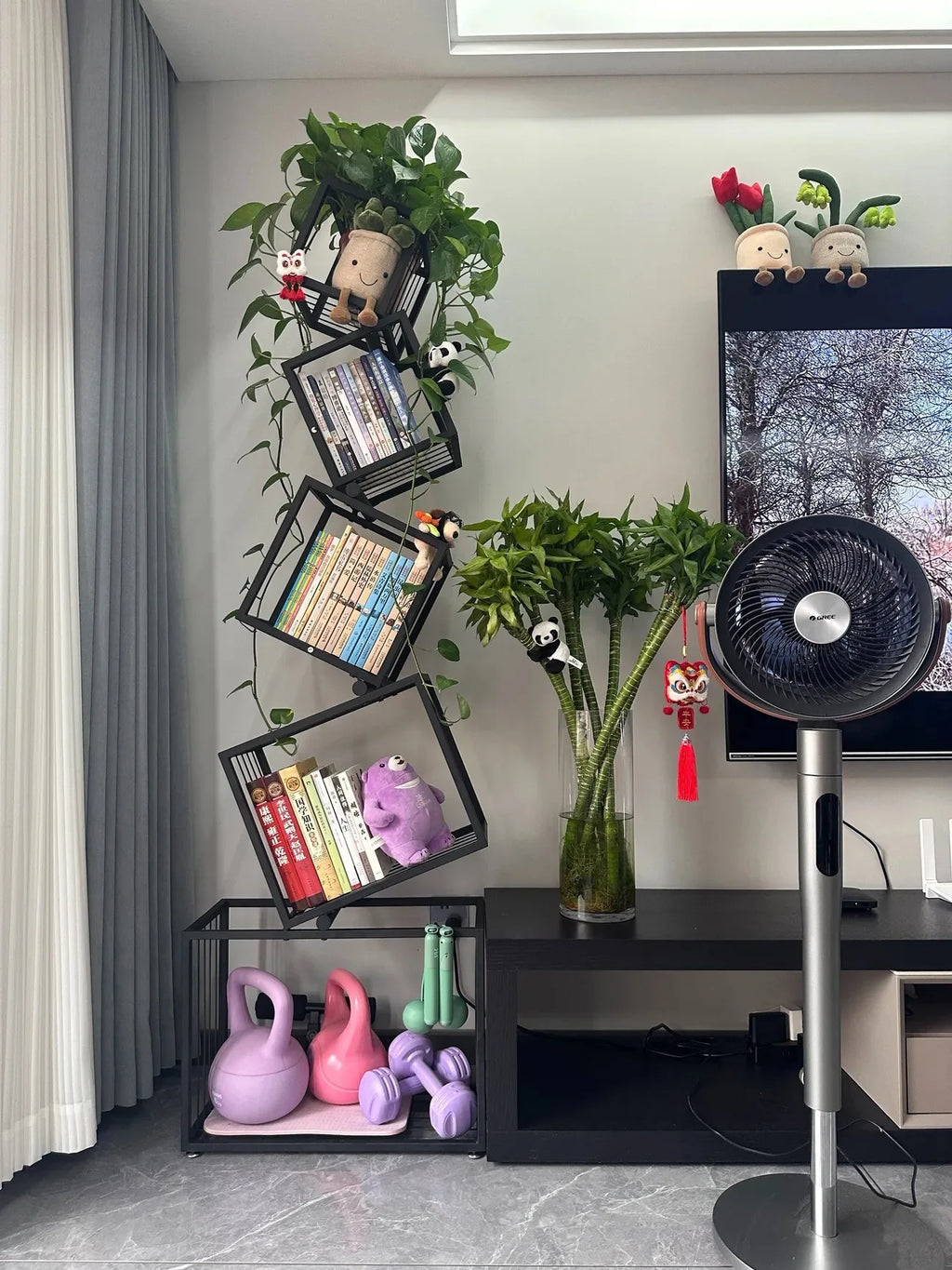 Modern Decor Iron Art Shelf