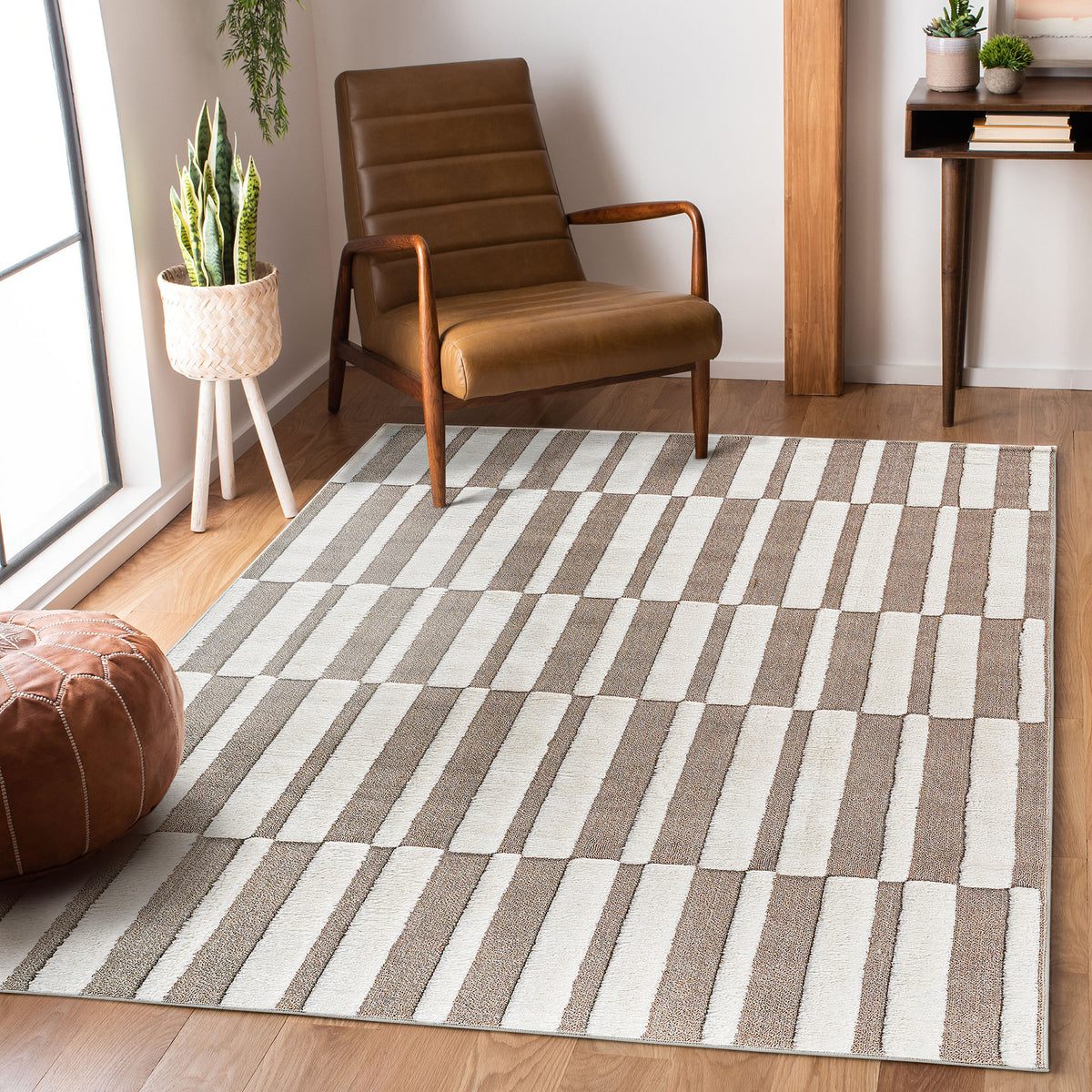 Naar Step Collection Beige/Cream Geometric Area Rug